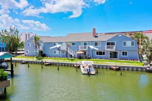 Exterior - Zénith Retreat steps from the sugary sand (Fort Myers Beach)