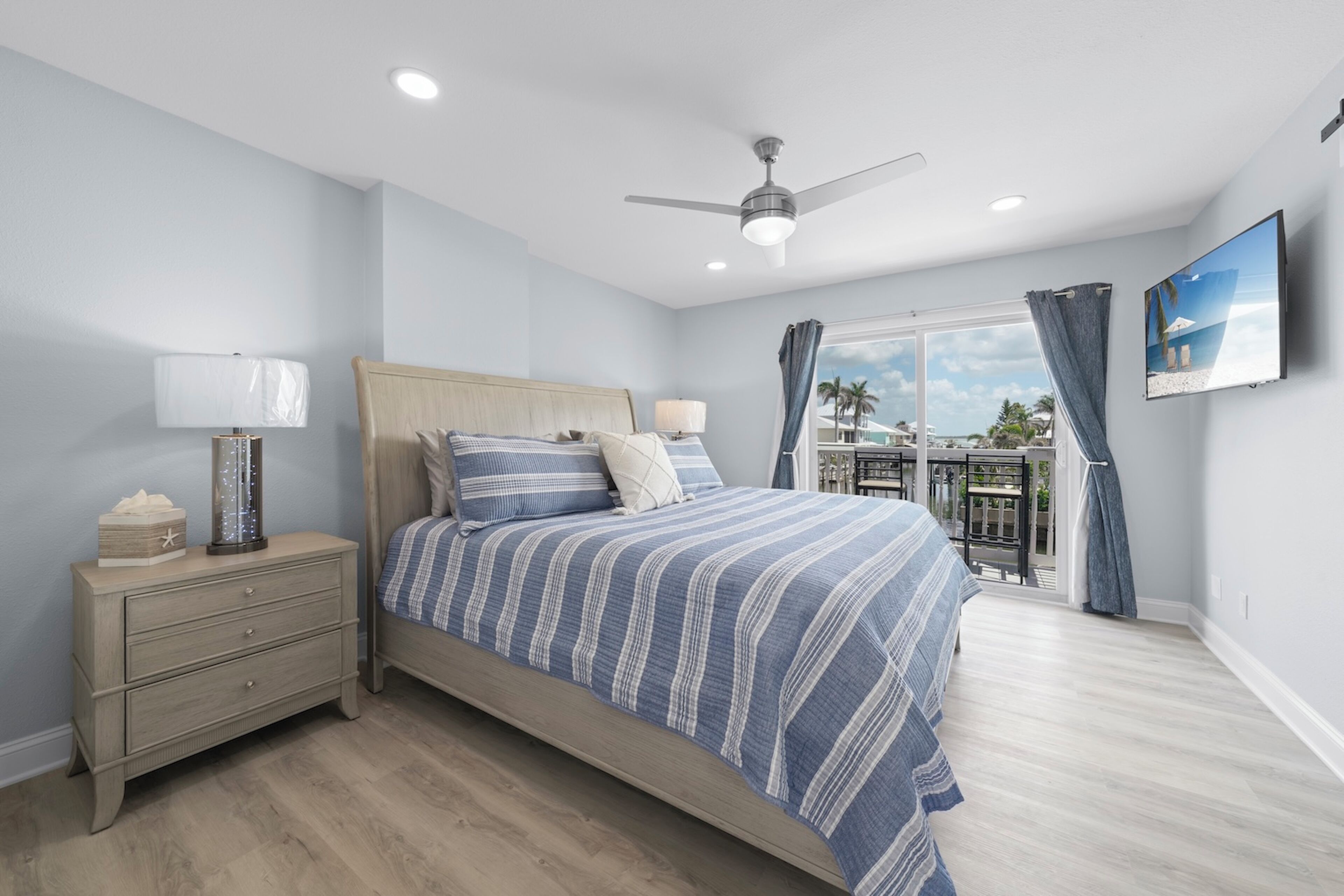 2 slaapkamers, een bureau, een strijkplank/strijkijzer, gratis wifi