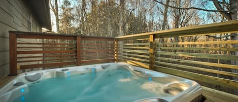 Tina de hidromasaje al aire libre