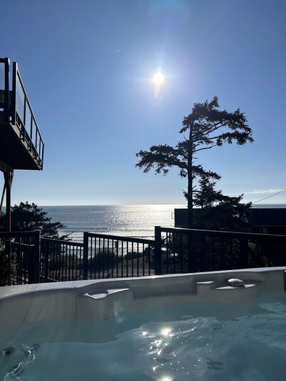 Edelweiss Beach Chalet- Beach Front Property, close access to beach.