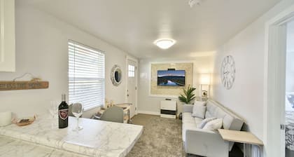 Shasta Bella - Darling downtown 1-br cottage.