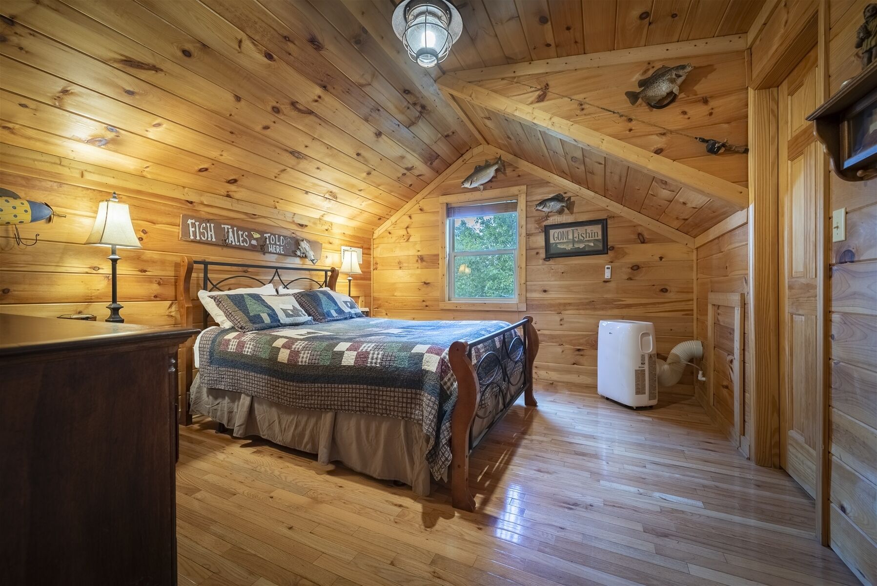 5 多间卧室、办公桌、熨斗/熨衣板、免费 WiFi