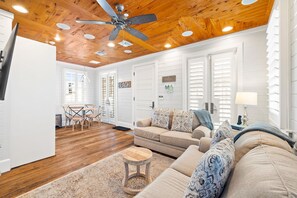 TV a schermo piatto, impianto stereo