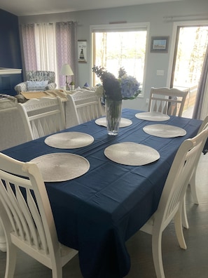 Dining - Rother's retreat     (Union Hall)