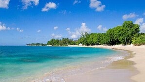 Beach nearby - Claridges 6 (Gibbes)