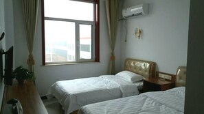 Desk, blackout drapes, free WiFi, bed sheets - Xuhao Hotel (Shijiazhuang)