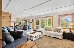 Smart-TV, Videospiele, Netflix, DVD-Player