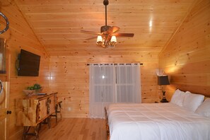 5 bedrooms, iron/ironing board, WiFi, bed sheets