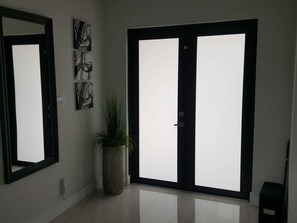 Interior entrance - 3 Bedroom Modern Home (Fort Lauderdale)