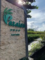 Entrada al alojamiento