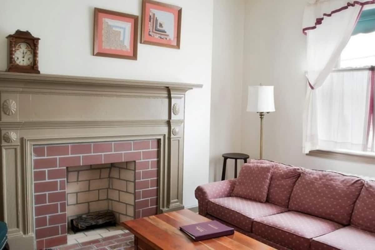 Young-11 | Iron/ironing board, free WiFi, bed sheets