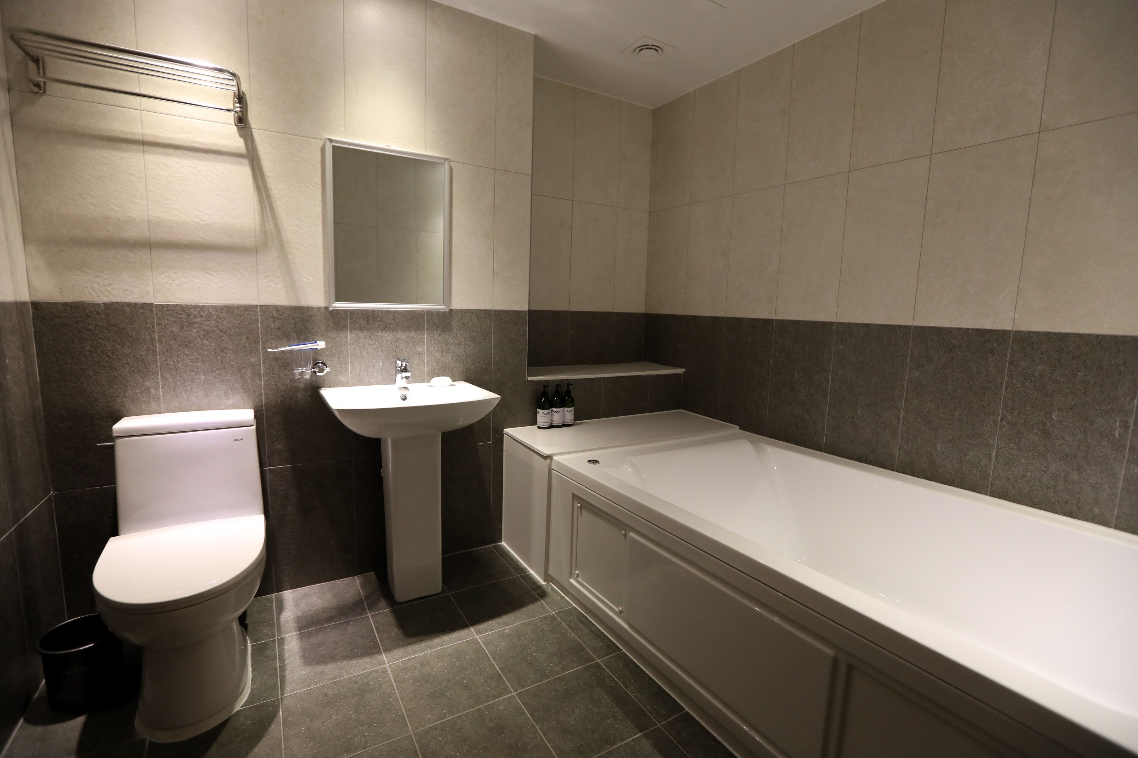 deep-soaking bathtub