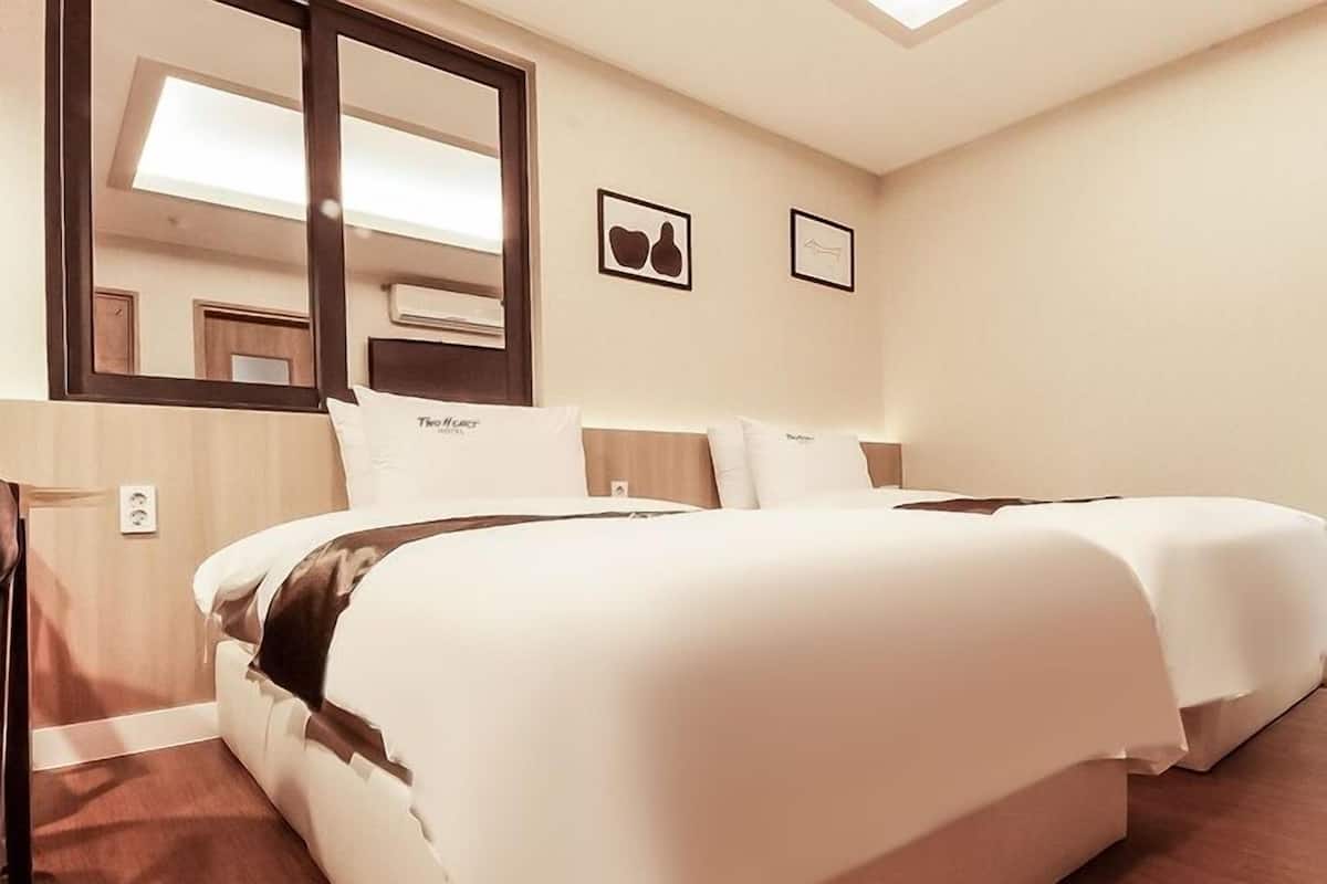 Standard Twin Room | Blackout drapes, soundproofing, free WiFi, bed sheets