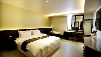 Superior Room | Blackout curtains, soundproofing, free WiFi, bed sheets