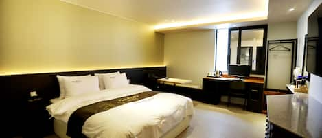 Superior Room | Blackout curtains, soundproofing, free WiFi, bed sheets