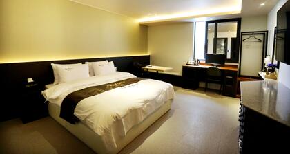 Two Heart Hotel