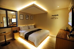 Standard Room | Blackout drapes, soundproofing, free WiFi, bed sheets - Two Heart Hotel (Daegu)