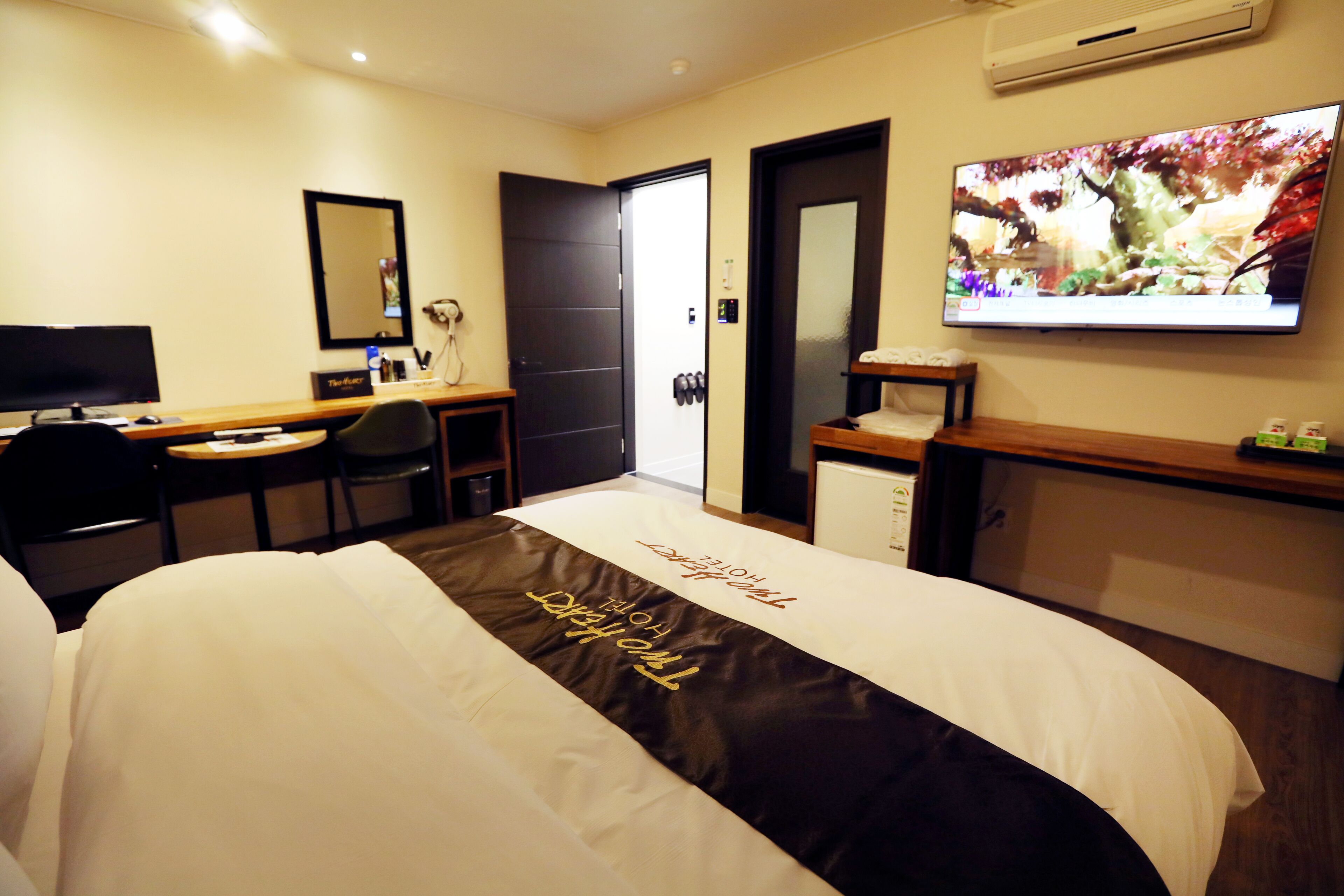 standard room | 1 bedroom, blackout curtains, soundproofing, free wifi