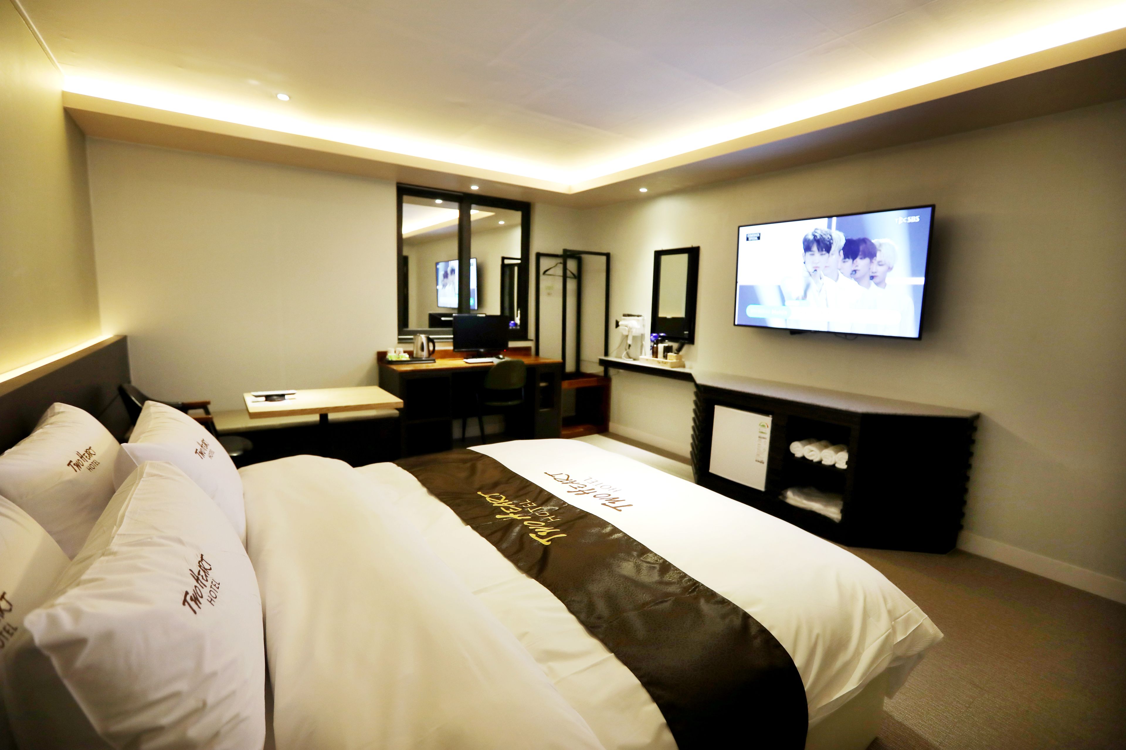 superior room | 1 bedroom, blackout curtains, soundproofing, free wifi