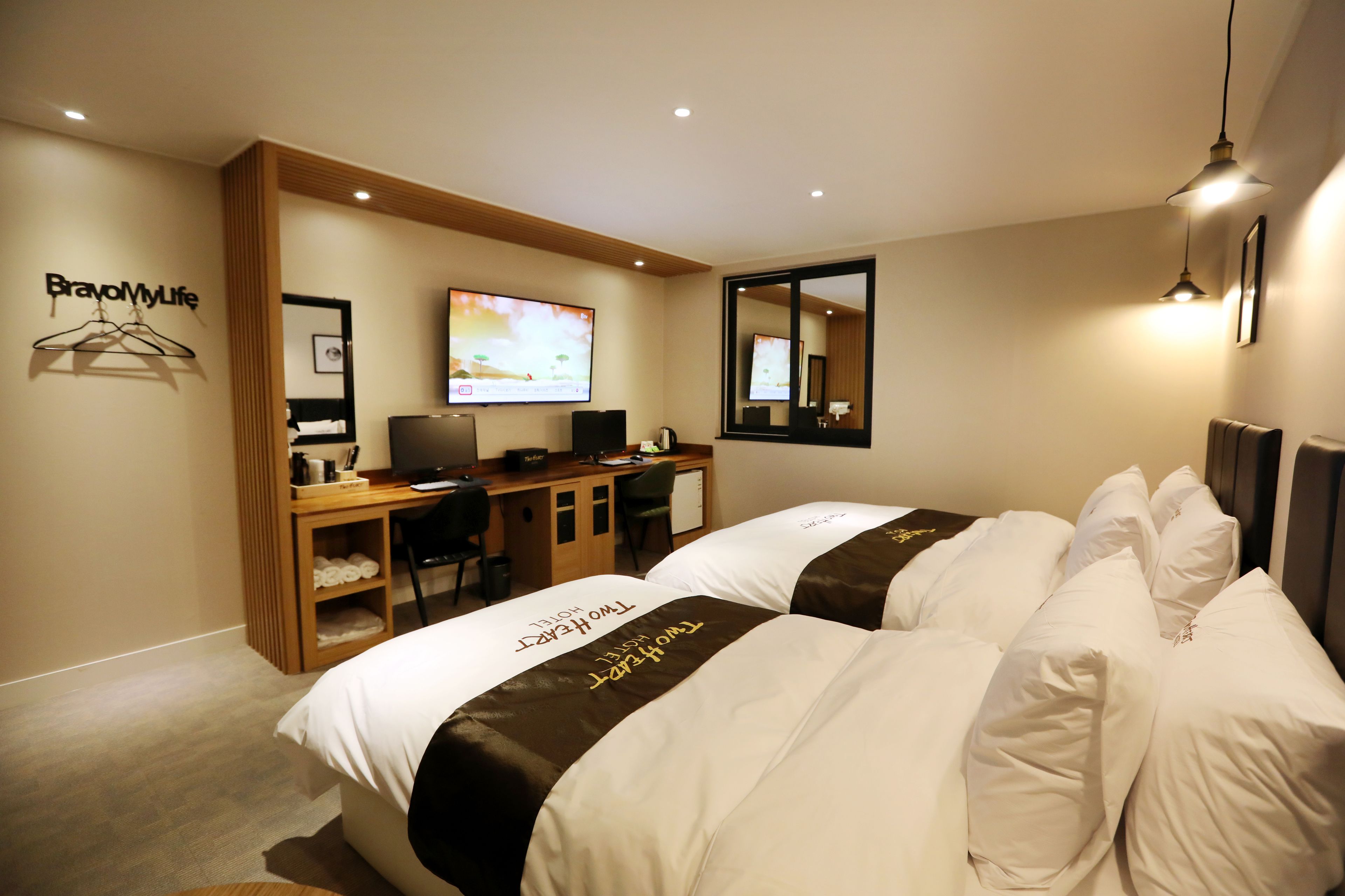 Superior Room | Blackout drapes, soundproofing, free WiFi, bed sheets