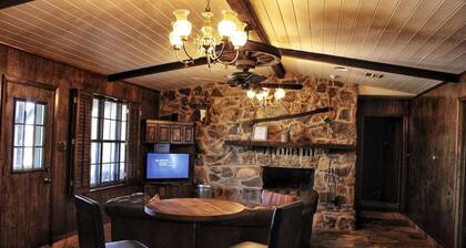 Multi-Family opportunity New Guest House ,Pool, Hot Tub, Full camp Hook-ups,