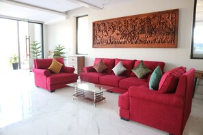 Lobby sitting area - LY Residence Suite & Apartment (Siem Reap)
