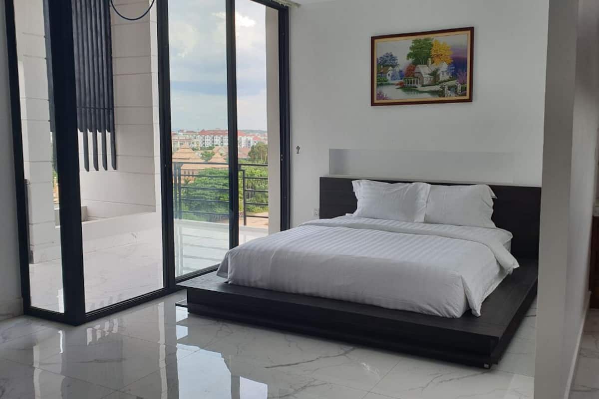 One Bed Room Residence Suite | 1 bedroom, in-room safe, desk, soundproofing