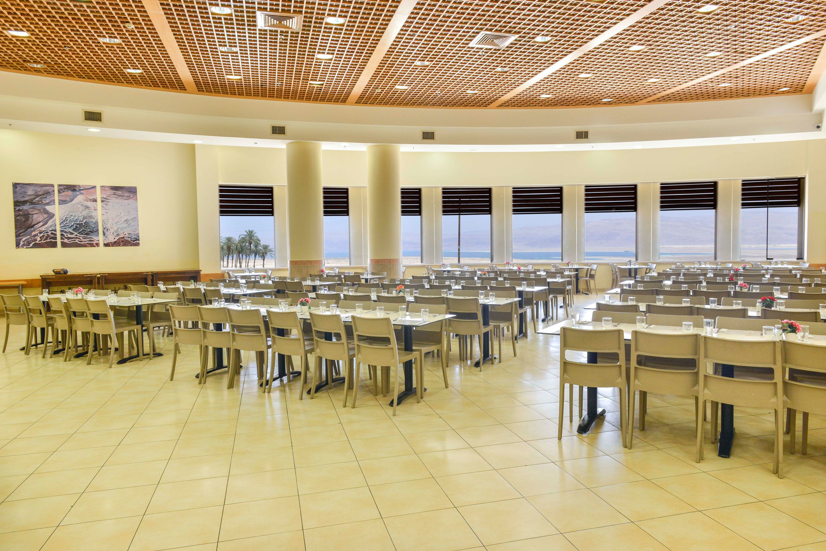 Petit déjeuner complet compris tous les jours