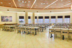 Petit déjeuner complet compris tous les jours