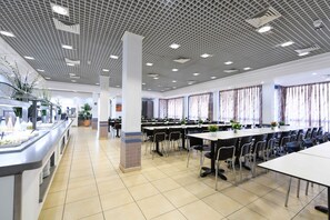 Breakfast area - HI Eilat Hostel (Eilat)