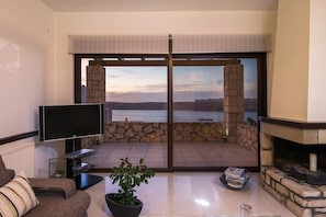 Luxury Villa, Multiple Beds, Non Smoking, Sea View | Living room