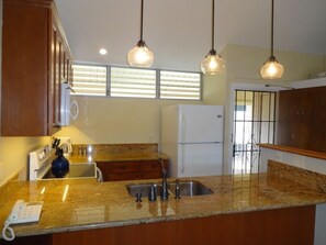 Fridge, microwave, oven, stovetop - Large, Sunny 2BR/2BA Penthouse, Great Beach.  Prices include Tax/Cleaning. (Kihei)