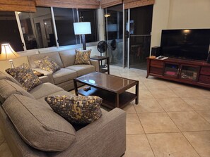 TV, DVD player, books, video library - Large, Sunny 2BR/2BA Penthouse, Great Beach.  Prices include Tax/Cleaning. (Kihei)