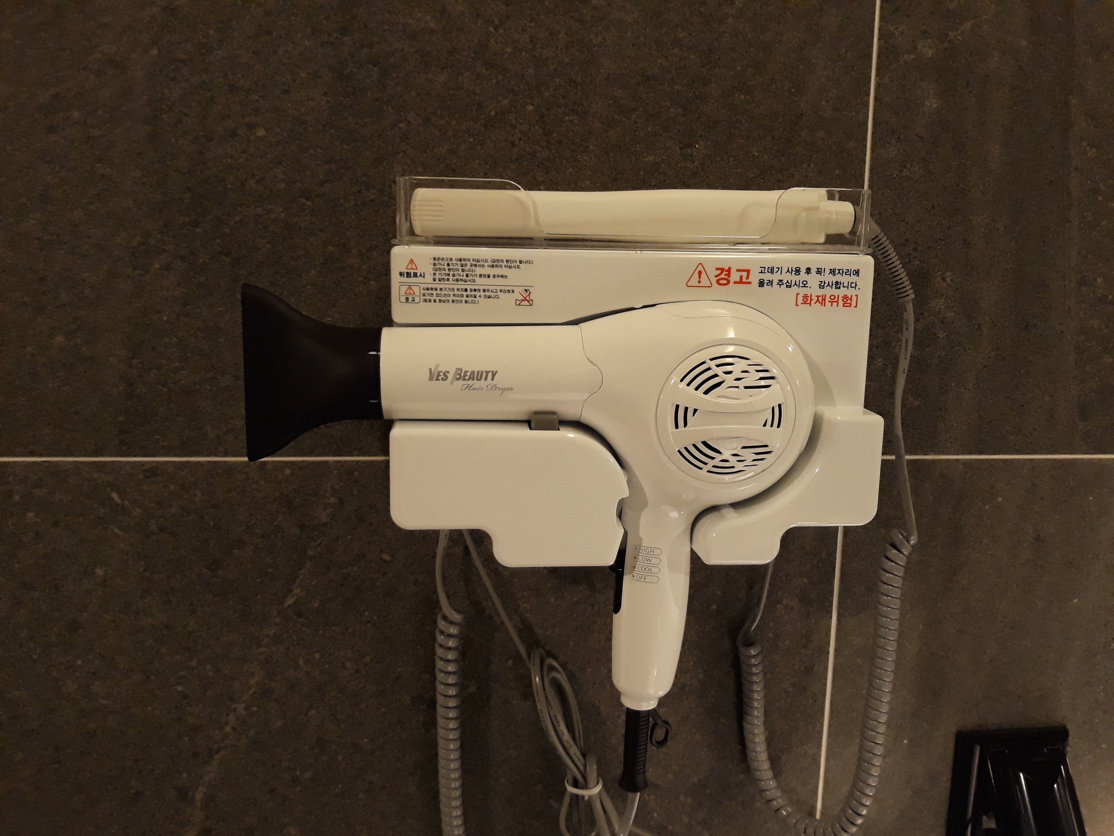 separate bathtub and shower, deep-soaking bathtub, free toiletries