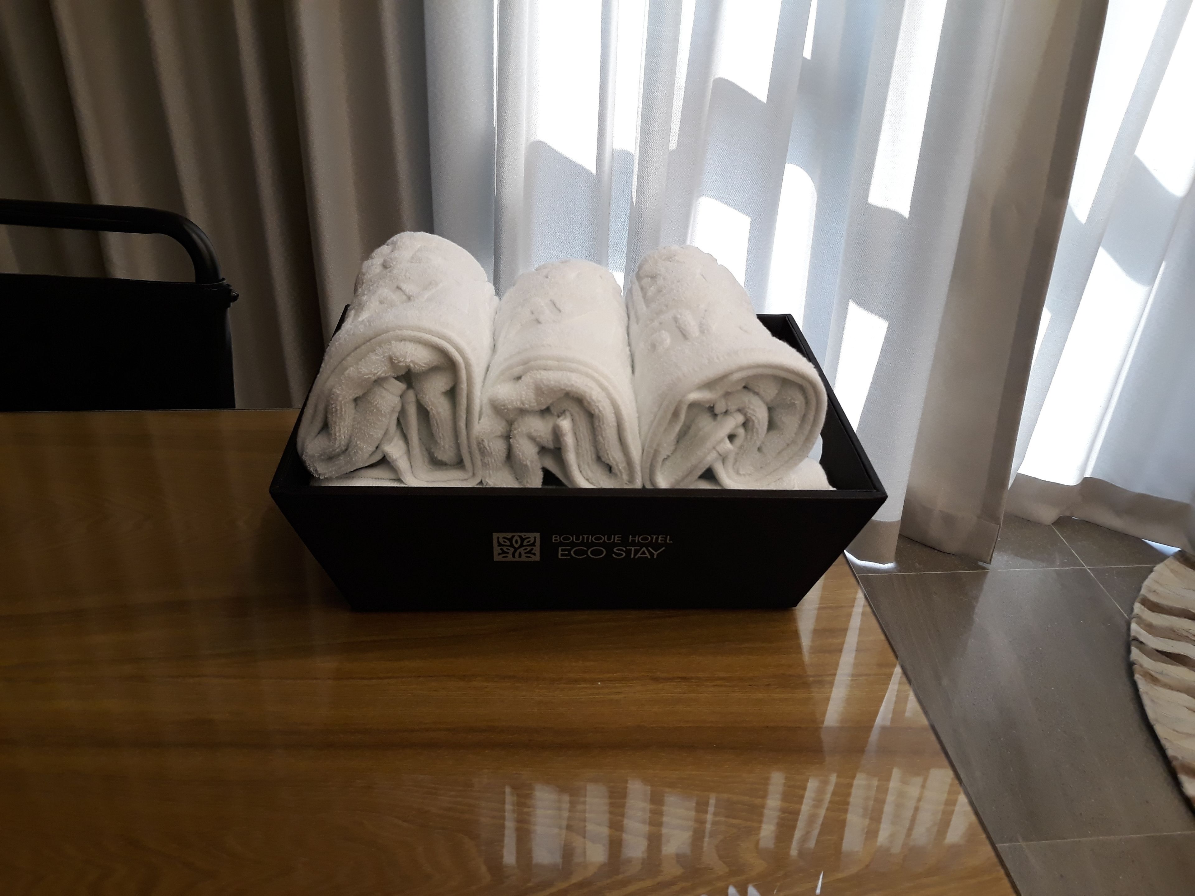 separate bathtub and shower, deep-soaking bathtub, free toiletries