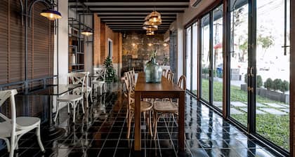 KhunLuang Hostel - Adults Only