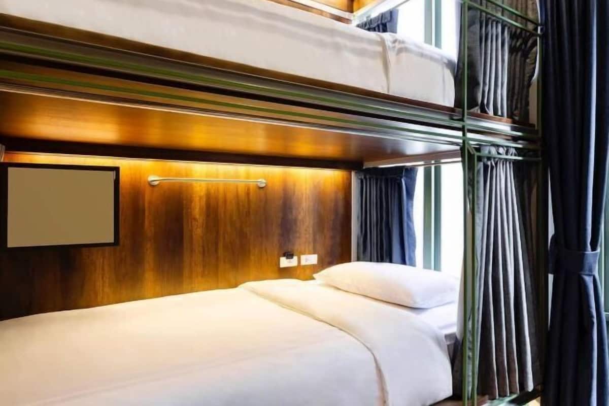 Roupas de cama premium, cortinas blackout, quartos à prova de som