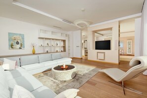 Basic Apartment, 3 Bedrooms, Sea View | Living area