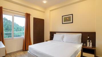 Premium bedding, Select Comfort beds, in-room safe, desk