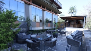 Outdoor dining - Hotel Rock Regency Mount Abu - A Boutique Rodetel (Abu Road)