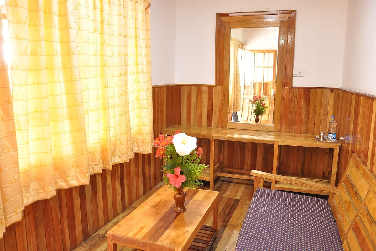 Kamar Royal | Area keluarga | TV layar datar