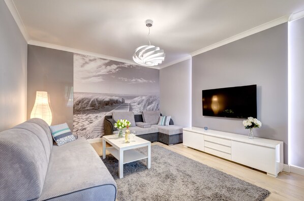 Comfort-Apartment, 1 Schlafzimmer (4 people) | Wohnzimmer | 42-Zoll-Flachbildfernseher mit Kabelempfang, LCD-Fernseher