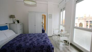 3 chambres, fer et planche Ă repasser, Wi-Fi gratuit, draps fournis