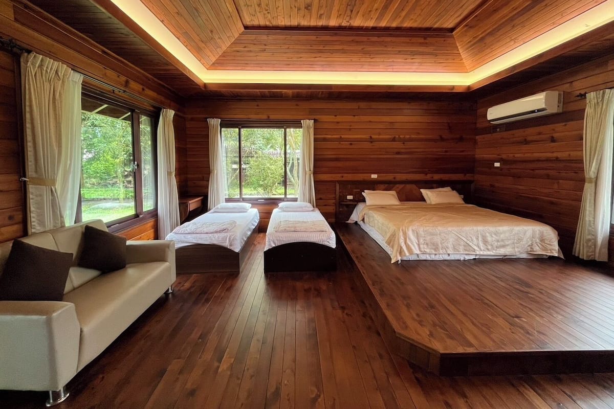 Superior Quadruple Room | Down duvets, individually furnished, desk, blackout curtains