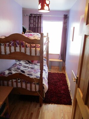 2 chambres, bureau, fer et planche à repasser, Wi-Fi gratuit