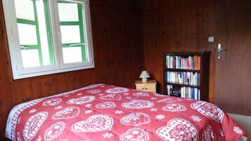 2 chambres, fer et planche Ă repasser, draps fournis