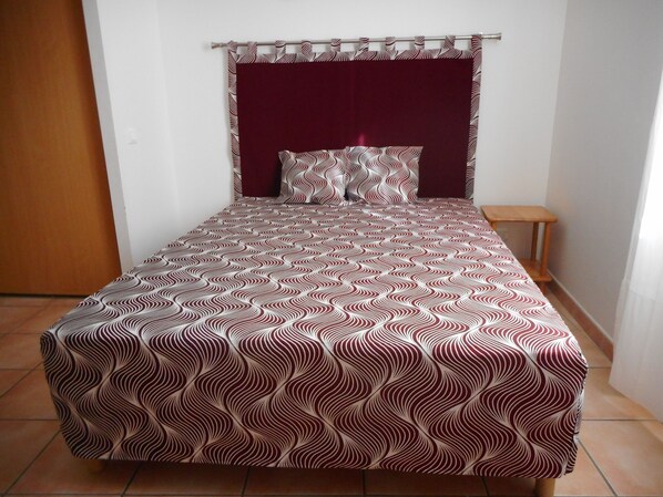 Iron/ironing board - Studio Rental in Moustiers Ste Marie (Moustiers-Sainte-Marie)