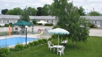 Seasonal outdoor pool