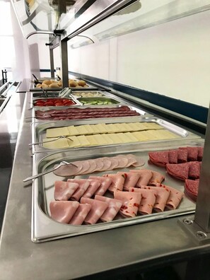 Daily buffet breakfast for a fee - Travellers Rimini (Rimini)