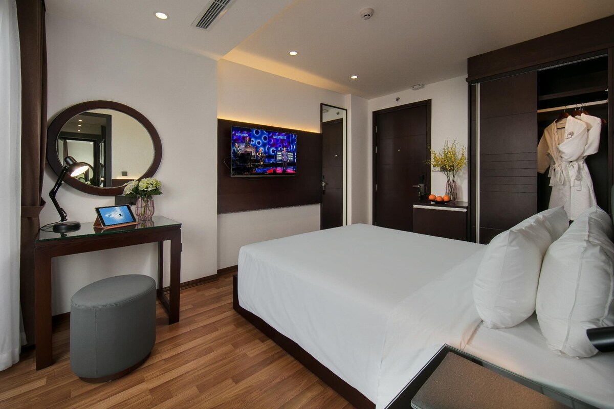 Premium bedding, memory-foam beds, minibar, in-room safe